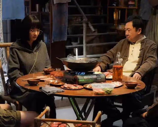 五一檔電影口碑出爐！《末路狂花錢》逆襲，楊冪主演《火鍋》倒數