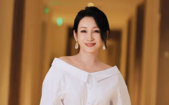 秦海璐代言番茄小說，形象幹練引關注