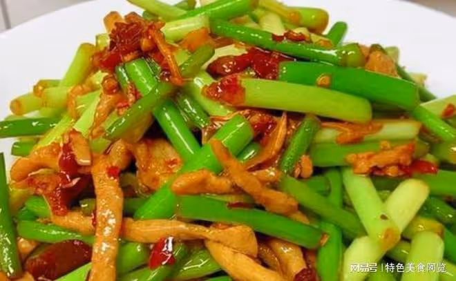 蒜苗就應該這麼吃,嫩香解饞,味美降血脂,被家人夸爆的下飯菜