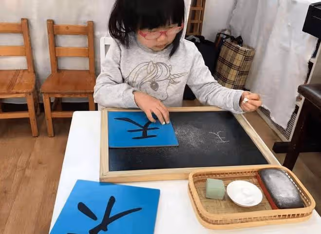寶媽一個「巧方法」,6歲娃月識千字,方法簡單聰明人一看就會