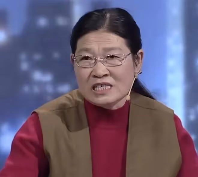 婆婆住千萬別墅,看不上兒媳婦,將其攆出去還欺辱她:總偷東西