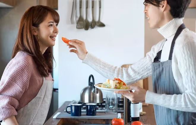 女人偷偷暗戀你,會釋放出這些「信號」,悠著點別躲啦