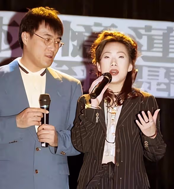 曾拋棄嬌妻娶林憶蓮卻三婚找小27歲美女!李宗盛太風流