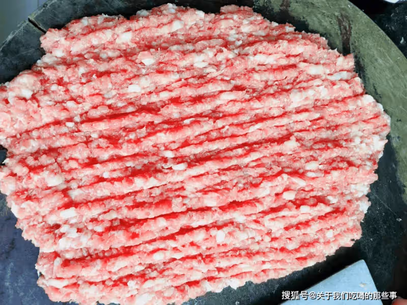 煮餃子時:蓋蓋煮還是不蓋蓋煮?區別老大了,難怪餃子老破皮