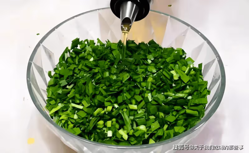 煮餃子時:蓋蓋煮還是不蓋蓋煮?區別老大了,難怪餃子老破皮