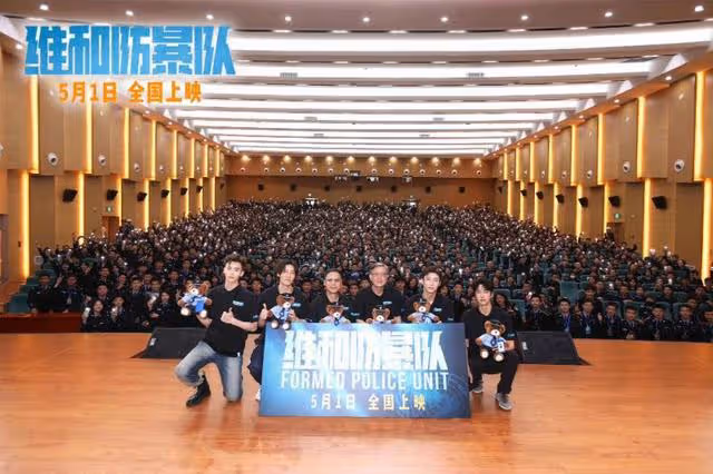 警花就不一樣!終於有不怕王一博的女粉出現!好奇的談話內容公開