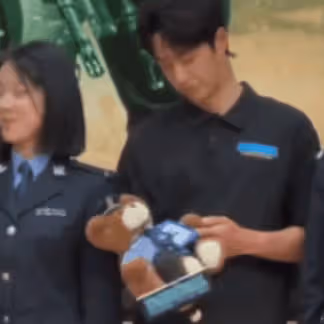 警花就不一樣!終於有不怕王一博的女粉出現!好奇的談話內容公開