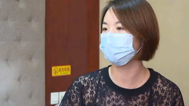 「我愛上別人」男子拋棄妻子,與40歲初戀結婚10年,如今又要分手