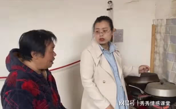 兒媳讓我留下工資卡走人，走人行，工資卡休想要