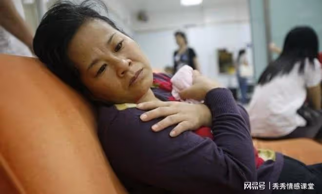 兒媳讓我留下工資卡走人，走人行，工資卡休想要