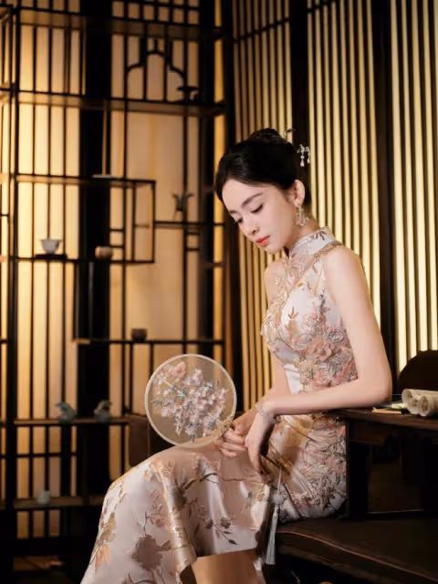 古力娜扎曬照慶祝32歲生日，精靈女王造型超級美，肋骨明顯太瘦了