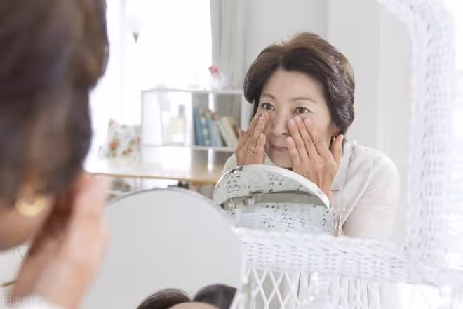 過來人的經歷:伺候晚年生病的父母時,最好的方式是「適當遠離」