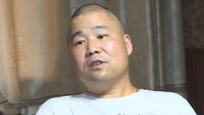 男子在外賺錢養家，生活12年的二婚妻子要離婚：我遇到初戀