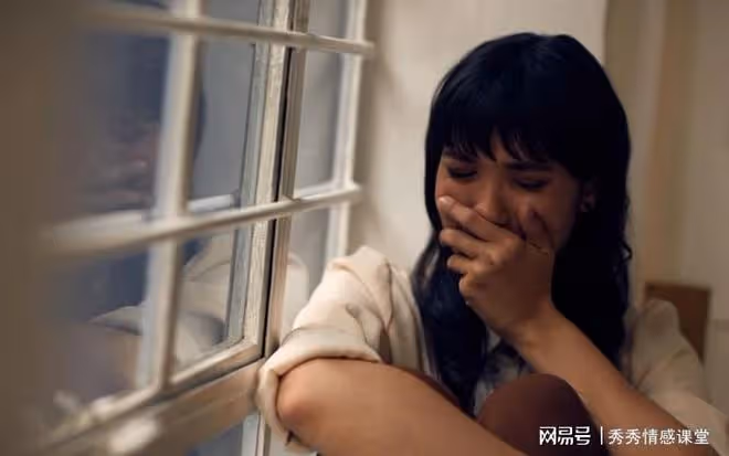 30歲女子迷戀5旬大爺,父母跪求分手,大爺:怪我魅力大
