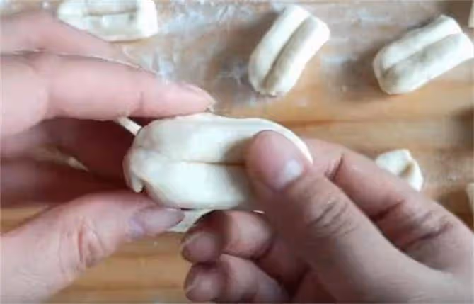 不用泡打粉,教你做健康小油條,掌握這幾個小竅門,一次就成功
