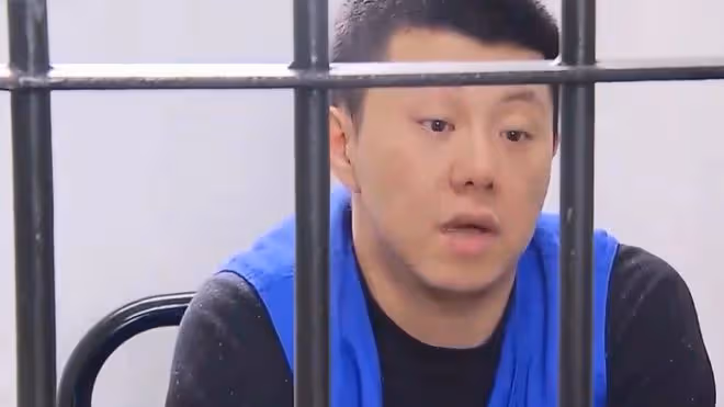 29歲空姐的愛情:給30歲丈夫買房,供他吃喝玩樂,被他燒掉婚房
