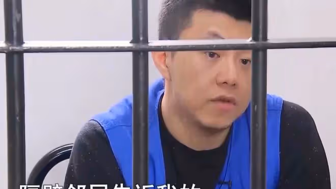 29歲空姐的愛情:給30歲丈夫買房,供他吃喝玩樂,被他燒掉婚房