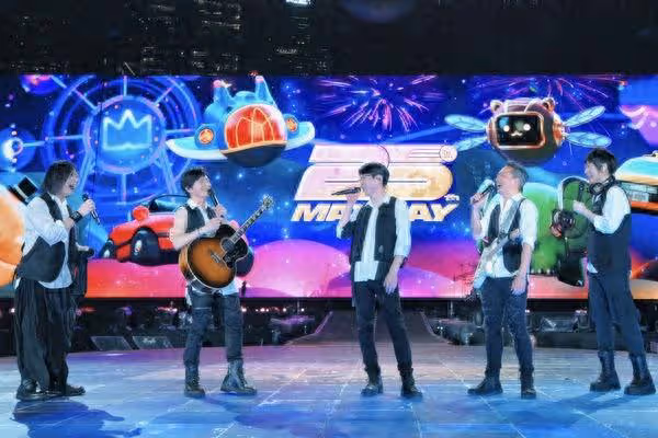 快訊／五月天香港「暴雨+舞台起火」！　緊急宣布今晚演出延期