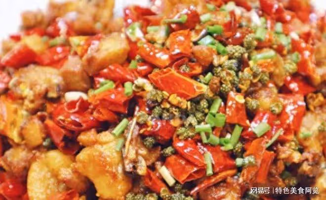 鮮辣肥腸雞坦白局,辣味濃郁又嫩香,保姆級食譜,解饞又下飯