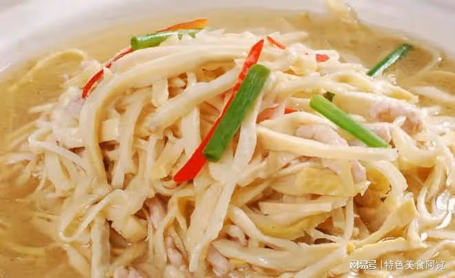 土雞絕絕子的解饞吃法,搭配三筍炒一炒,鮮味十足,下飯又滋補