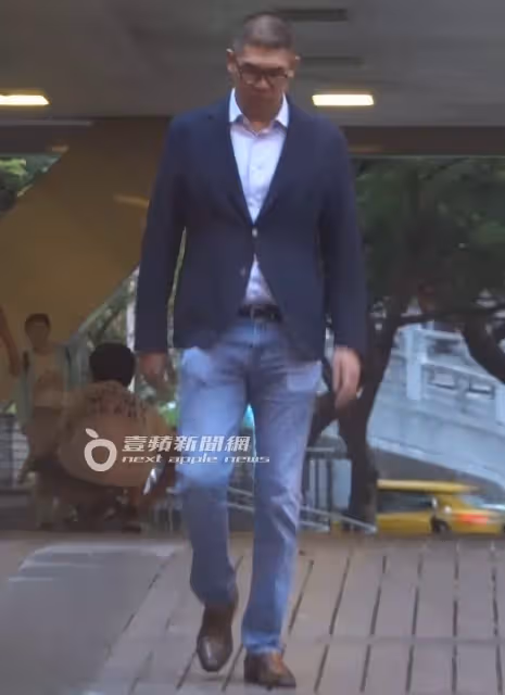 壹蘋10點強打｜連勝文伴兒練球！蔡依珊看皮膚科　連安捷急停跳投 唰！上籃得分（狗仔直擊）