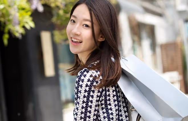 故事旅行途中，意外結識了大我十歲的女人，她的熱情我難以抵擋