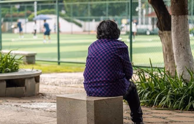 抱怨兒女多年,送68歲姑姑去養老院後,發現兒女平庸也是一種福氣