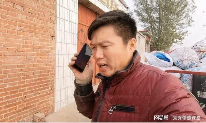 大姨住院,表哥在部隊趕不回,母親一番話點醒我,我連夜開車趕回