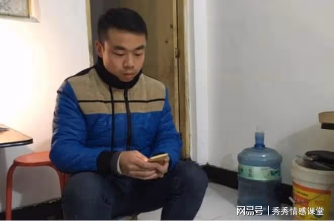 大姨住院,表哥在部隊趕不回,母親一番話點醒我,我連夜開車趕回