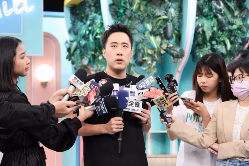狗仔直擊｜余天女婿收押！余祥銓偕嫩妻返家火線救援　急尋孫子女回家
