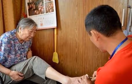 過來人的忠告:退休後,再閒也不要經常去串門,關係容易變壞
