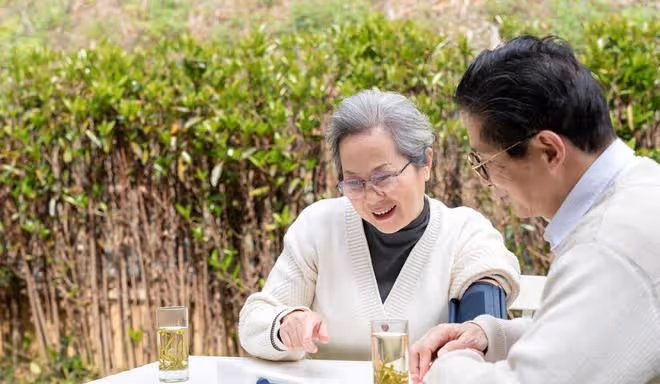 老人再婚半年就離婚,53歲阿姨:他的要求太過分,我沒法接受
