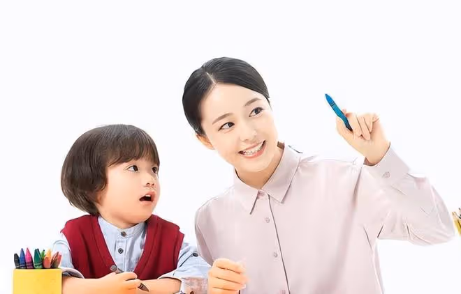 爺爺天天帶孩子打牌不上進,孩子變化卻讓人出乎意料,老師都誇讚
