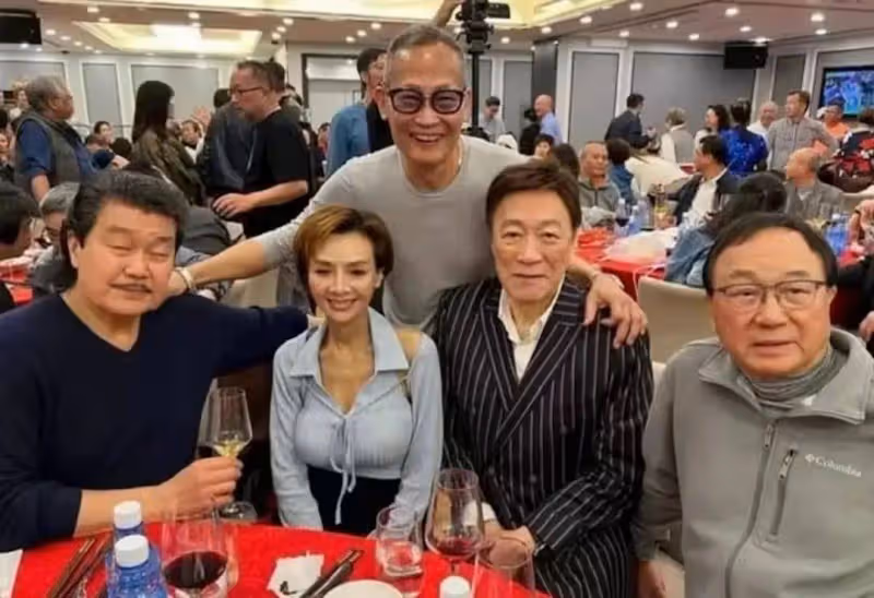 香港知名性感女星復出,富二代男星與其合唱,曾曝料對其不感興趣