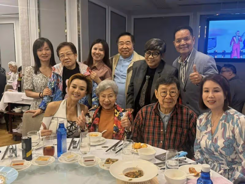 香港知名性感女星復出,富二代男星與其合唱,曾曝料對其不感興趣
