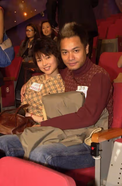 TVB視帝與女星太太宣布離婚！TVB節目曝光昔日甜蜜畫面！女方今日與好友約下午茶