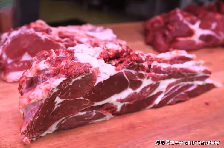 買牛肉,選「掛著的」還是「擺著的」?牢記4點,輕鬆買到好牛肉