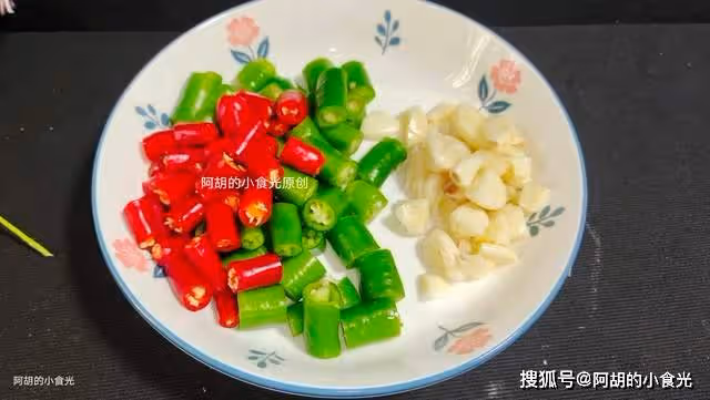 黃瓜絲瓜靠邊站,入夏後這菜先吃!經常炒一盤,吃出好營養滿口鮮,不愁沒好菜