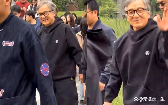 70歲成龍頭髮花白，現身武漢高校公益活動，笑稱：我還很健壯