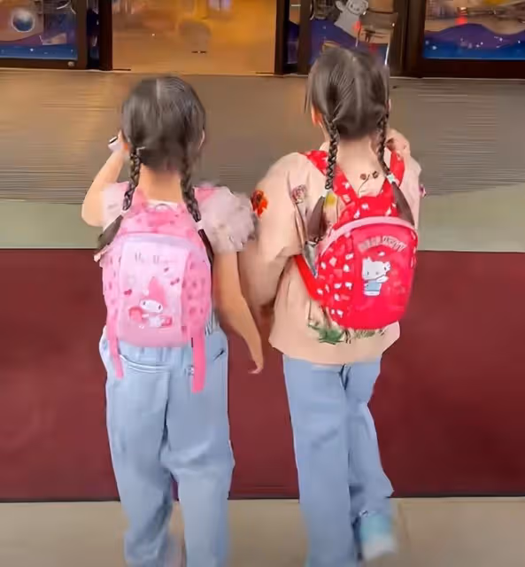 熊黛林雙胞胎女兒滿6歲，妹妹顏值逆襲越長越好看，高姐姐半個頭