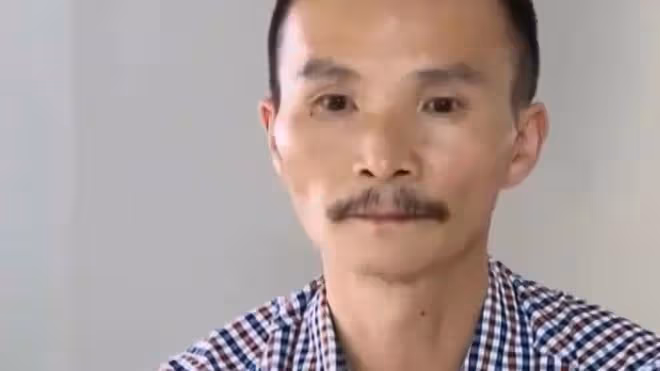 妻子遭遇車禍,50歲男子為何獨自離開?朋友:他們是真愛