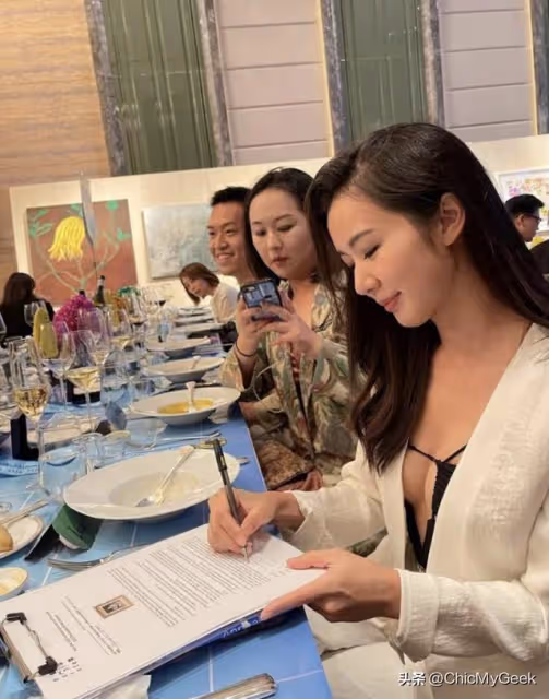 十優港姐麥明詩出嫁！反傳統向老公求婚，一招搞好婆媳關係！