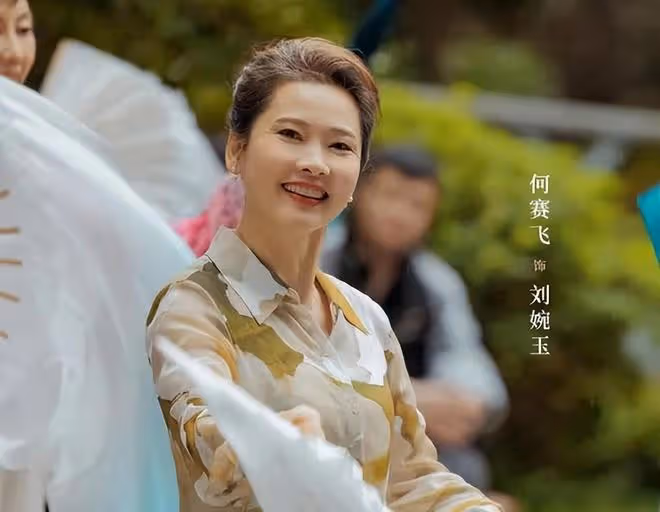 不會演別硬演！《承歡記》何賽飛一出手，觀眾看到「假吃」的離譜