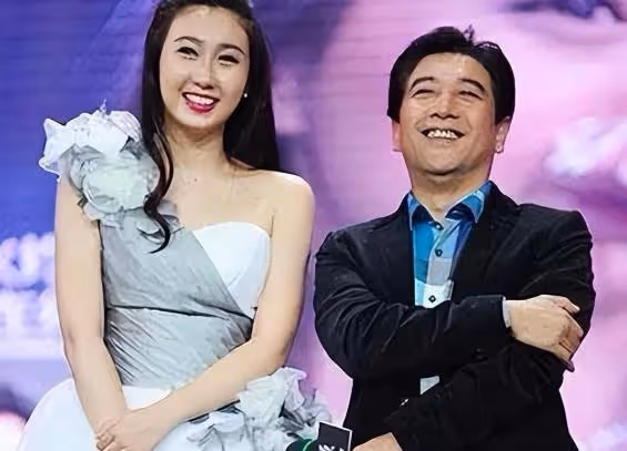 央視渣男水均益：遭全網謾罵滾出主持界，是什麼讓他成為眾矢之的