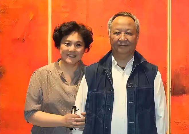 張芝華:一婚嫁郭凱敏受傷,二婚嫁大15歲畫家為妻,現在她幸福嗎
