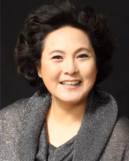 張芝華:一婚嫁郭凱敏受傷,二婚嫁大15歲畫家為妻,現在她幸福嗎