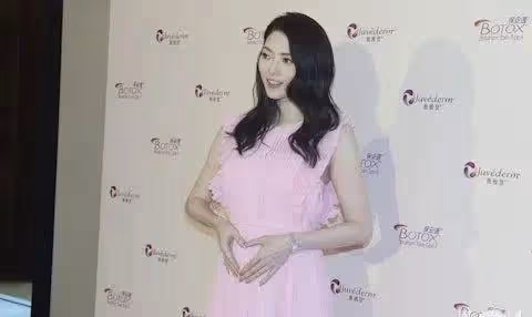 35歲TVB長腿女神懷孕7個月孕肚不明顯,曾被質疑是否有喜