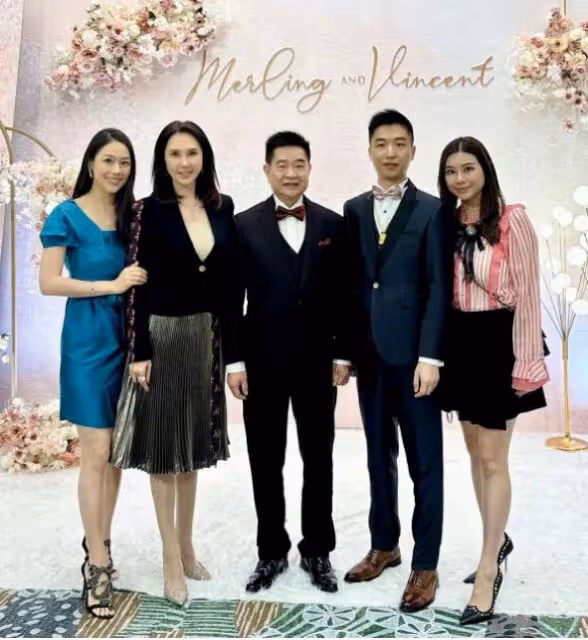 香港著名商人兒子結婚邀TVB女星赴宴，現場百無禁忌唱《越難越愛》