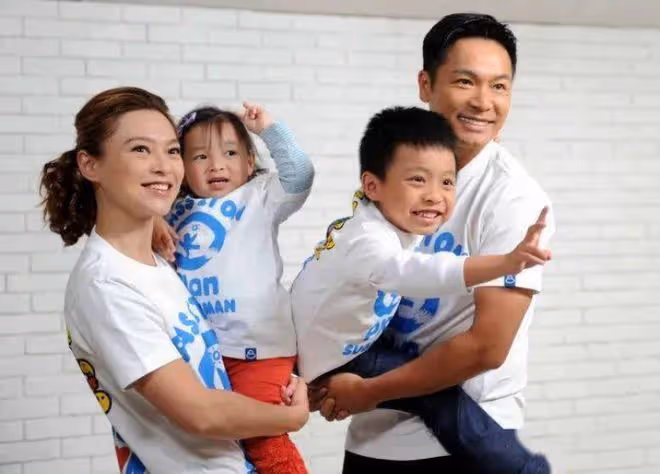 60歲TVB視帝離婚背後,是女明星為愛退圈的「喪偶式婚姻」