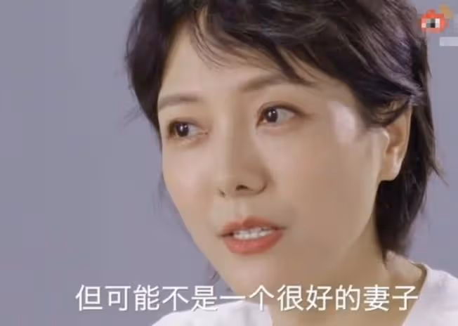 60歲TVB視帝離婚背後，是女明星為愛退圈的「喪偶式婚姻」